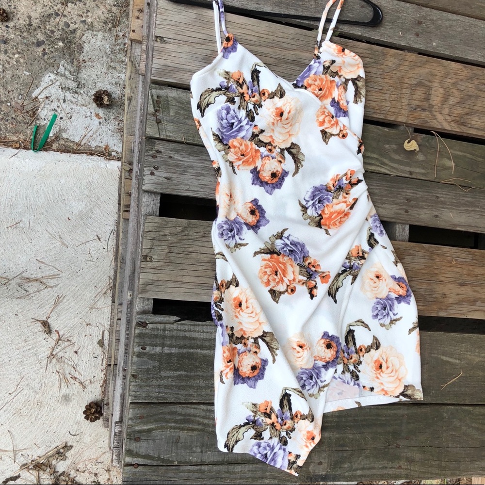 *Perfect-for-summer* white & floral mini dress!